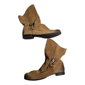 Coconuts by Matisse Chippewa Brown Suede Concho Detail Flat Sole Boots Sz 8